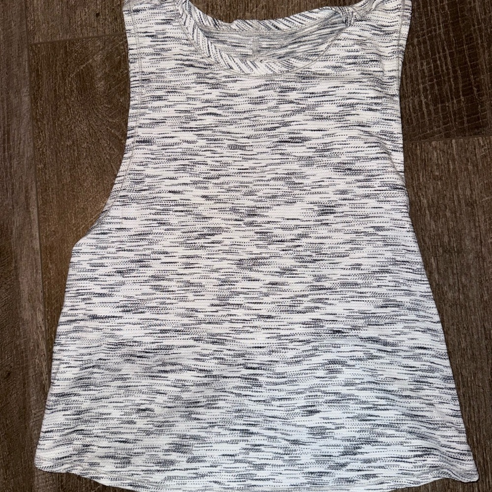 Lululemon open back tank top